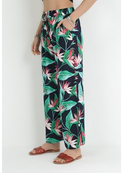 Granatowo-Zielone Spodnie z Wiskozy w Kwiaty Eulla ze sklepu Born2be Odzież w kategorii Spodnie damskie - zdjęcie 153232338