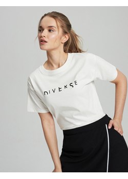 Koszulka VERRA Off White XS ze sklepu Diverse w kategorii Bluzki damskie - zdjęcie 153436968