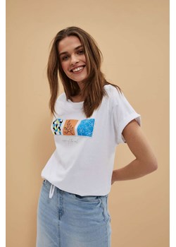 Bawełniany t-shirt z roślinnym nadrukiem i okrągłym dekoltem biały ze sklepu Moodo.pl w kategorii Bluzki damskie - zdjęcie 153522295