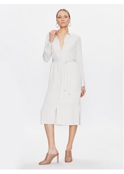 Calvin Klein Sukienka koszulowa K20K205218 Écru Regular Fit ze sklepu MODIVO w kategorii Sukienki - zdjęcie 153699809