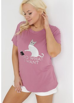 Ciemnoróżowy T-shirt z Błyszczącym Nadrukiem Kotka Shanaia ze sklepu Born2be Odzież w kategorii Bluzki damskie - zdjęcie 153733828