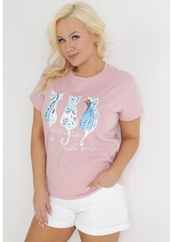 Różowy Bawełniany T-shirt z Nadrukiem w Koty Ashanta ze sklepu Born2be Odzież w kategorii Bluzki damskie - zdjęcie 153733989