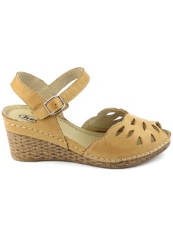 Wygodne sandały damskie w stylu pin-up - HELIOS Komfort 4023, jasnobrązowe ze sklepu ulubioneobuwie w kategorii Sandały damskie - zdjęcie 153744875