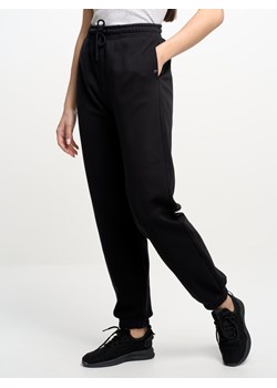 Spodnie damskie dresowe czarne Yeva 906 ze sklepu Big Star w kategorii Spodnie damskie - zdjęcie 153784066