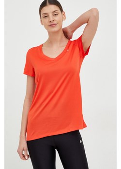 Under Armour t-shirt treningowy Tech kolor czerwony ze sklepu ANSWEAR.com w kategorii Bluzki damskie - zdjęcie 154079525