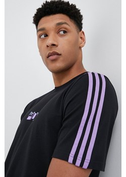 adidas t-shirt bawełniany kolor czarny wzorzysty ze sklepu ANSWEAR.com w kategorii T-shirty męskie - zdjęcie 154096386