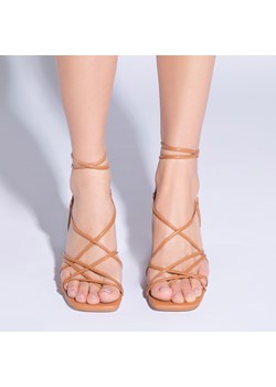 Damskie sandały wiązane brązowe ze sklepu WITTCHEN w kategorii Sandały damskie - zdjęcie 154146797
