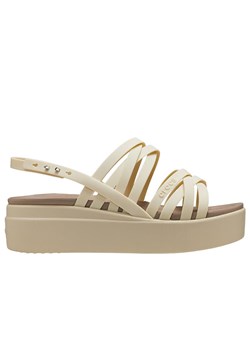 Klapki Crocs Brooklyn Strappy Low Wedge 206751-2Y2 - beżowe ze sklepu streetstyle24.pl w kategorii Sandały damskie - zdjęcie 154162226