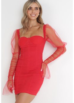 Czerwona Sukienka Dopasowana z Marszczeniem i Bufiastymi Rękawami Farnia ze sklepu Born2be Odzież w kategorii Sukienki - zdjęcie 154171148