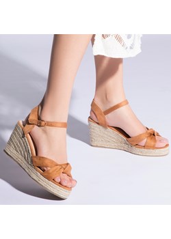 Damskie sandały na koturnie z ozdobnym supełkiem miedziane ze sklepu WITTCHEN w kategorii Espadryle damskie - zdjęcie 154173849