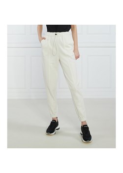 Calvin Klein Performance Spodnie dresowe | Regular Fit ze sklepu Gomez Fashion Store w kategorii Spodnie damskie - zdjęcie 154189435