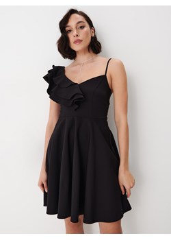 Mohito - Sukienka mini z falbaną - Czarny ze sklepu Mohito w kategorii Sukienki - zdjęcie 154192599