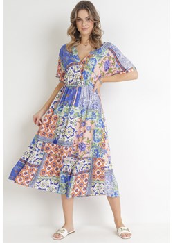 Niebieska Kwiecista Sukienka Midi z Gumką w Talii z Falbanką z Wiskozy Jazaria ze sklepu Born2be Odzież w kategorii Sukienki - zdjęcie 154199246