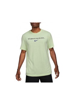 Koszulka męska Dri-Fit Graphic Nike ze sklepu SPORT-SHOP.pl w kategorii T-shirty męskie - zdjęcie 154204145