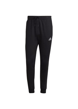 Spodnie dresowe męskie Essentials Fleece Regular Tapered Adidas ze sklepu SPORT-SHOP.pl w kategorii Spodnie męskie - zdjęcie 154221495