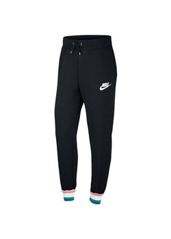 Spodnie damskie Heritage Nike ze sklepu SPORT-SHOP.pl w kategorii Spodnie damskie - zdjęcie 154278087