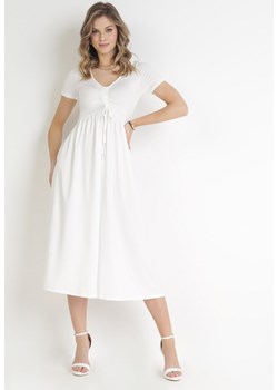 Biała Sukienka Ionene ze sklepu Born2be Odzież w kategorii Sukienki - zdjęcie 154291419