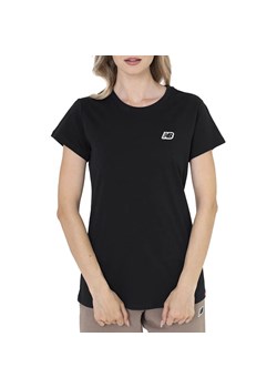 Koszulka New Balance WT23600BK - czarna ze sklepu streetstyle24.pl w kategorii Bluzki damskie - zdjęcie 154308629