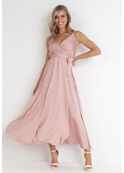 Jasnoróżowa Sukienka Maxi z Gumką w Pasie i Kopertowym Dekoltem Aloyse ze sklepu Born2be Odzież w kategorii Sukienki - zdjęcie 154363369