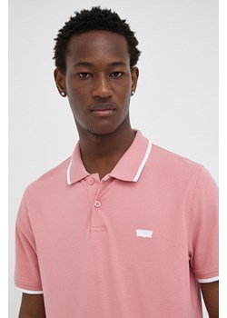 Levi&apos;s polo męski kolor różowy z aplikacją ze sklepu ANSWEAR.com w kategorii T-shirty męskie - zdjęcie 154376786