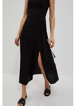 Spódnica z rozcięciemi wiązaniem czarna ze sklepu Moodo.pl w kategorii Spódnice - zdjęcie 154389116