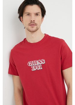 Guess t-shirt bawełniany kolor bordowy z aplikacją ze sklepu ANSWEAR.com w kategorii T-shirty męskie - zdjęcie 154398649