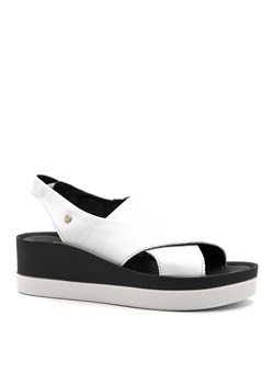 Białe sandały na koturnie LM40256 ze sklepu NESCIOR w kategorii Sandały damskie - zdjęcie 154425406