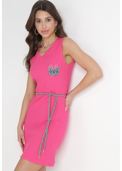 Różowa Sukienka Mini z Prążkowanej Bawełny ze Sznurkiem i Naszywką z Cyrkoniami Chyler ze sklepu Born2be Odzież w kategorii Sukienki - zdjęcie 154510686