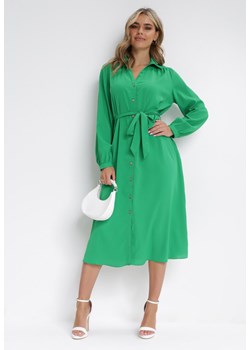 Zielona Rozszerzana Sukienka Midi z Kołnierzykiem i Materiałowym Paskiem Eletia ze sklepu Born2be Odzież w kategorii Sukienki - zdjęcie 154512577