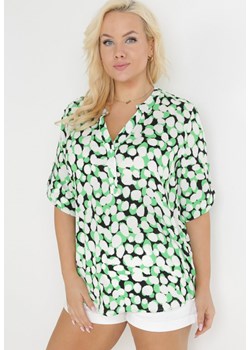 Zielono-Biała Bluzka z Trójkątnym Dekoltem w Fantazyjny Print Anola ze sklepu Born2be Odzież w kategorii Bluzki damskie - zdjęcie 154512706
