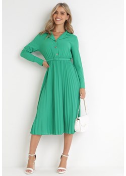 Zielona Koszulowa Sukienka z Plisowanym Dołem i Paskiem Tesika ze sklepu Born2be Odzież w kategorii Sukienki - zdjęcie 154537079