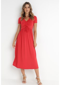 Czerwona Sukienka Ionene ze sklepu Born2be Odzież w kategorii Sukienki - zdjęcie 155854017