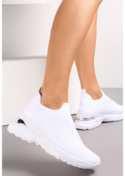 Białe Wsuwane Sneakersy ze Skarpetkową Cholewką na Ozdobnej Podeszwie Wylla ze sklepu renee.pl w kategorii Buty sportowe damskie - zdjęcie 155904058