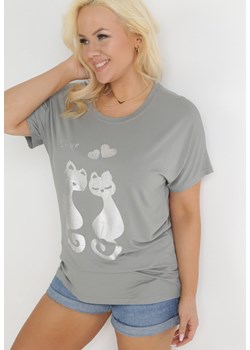 Miętowy T-shirt Typu Nietoperz z Błyszczącym Nadrukiem z Kotami Iriana ze sklepu Born2be Odzież w kategorii Bluzki damskie - zdjęcie 155937538