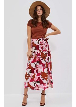 Wzorzysta wiskozowa spódnica z rozcięciem w kolorze różowym 4013, Kolor różowy-wzór, Rozmiar XS, Moodo ze sklepu Primodo w kategorii Spódnice - zdjęcie 155947469