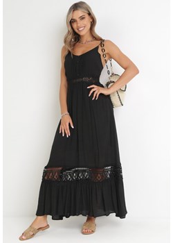 Czarna Rozkloszowana Sukienka z Koronką na Ramiączkach Sawita ze sklepu Born2be Odzież w kategorii Sukienki - zdjęcie 155959575