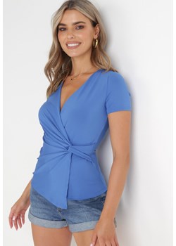 Niebieska Bluzka z Kopertowym Dekoltem i Ozdobnym Węzłem Jazel ze sklepu Born2be Odzież w kategorii Bluzki damskie - zdjęcie 155959615