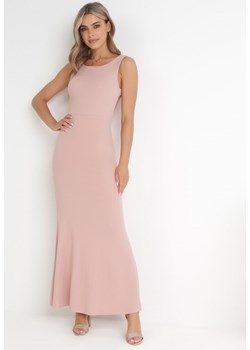 Różowa Sukienka z Ozdobną Falbanką i Odkrytymi Plecami Naressa ze sklepu Born2be Odzież w kategorii Sukienki - zdjęcie 155959795