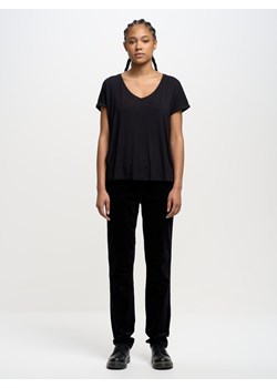 Koszulka damska o luźnym kroju czarna Valeria 906 ze sklepu Big Star w kategorii Bluzki damskie - zdjęcie 155966885