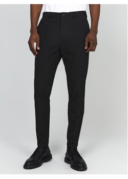 Matinique Spodnie materiałowe Liam 30205157 Czarny Regular Fit ze sklepu MODIVO w kategorii Spodnie męskie - zdjęcie 155967645