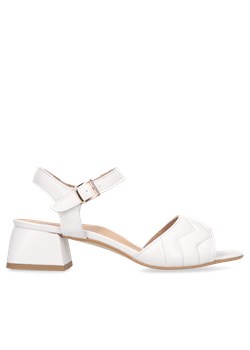 Białe sandały Clarie, Conhpol Relax, Sandały, RE2680-01, Konopka Shoes ze sklepu Konopka Shoes w kategorii Sandały damskie - zdjęcie 155974096