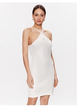 Calvin Klein Jeans Sukienka codzienna J20J220752 Biały Slim Fit ze sklepu MODIVO w kategorii Sukienki - zdjęcie 155981238