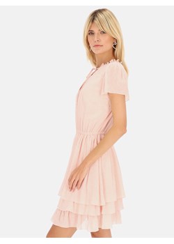Różowa sukienka z falbankami L'AF Medi ze sklepu Eye For Fashion w kategorii Sukienki - zdjęcie 155989128