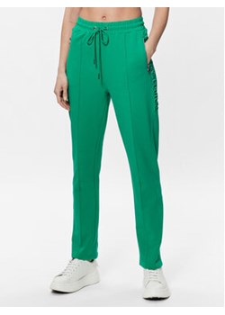 Gaudi Spodnie dresowe 311BD24004 Zielony Regular Fit ze sklepu MODIVO w kategorii Spodnie damskie - zdjęcie 155992045