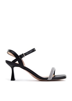 Damskie sandały z błyszczącym paskiem czarno-srebrne ze sklepu WITTCHEN w kategorii Sandały damskie - zdjęcie 156007138