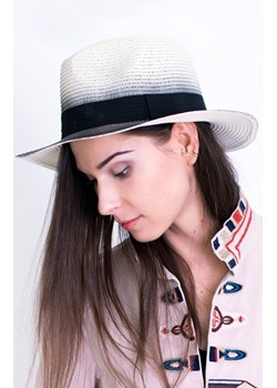 Przyczajony kapelusz cz17218-1, Kolor czarny-ecru, Rozmiar uniwersalny, Art of Polo ze sklepu Primodo w kategorii Kapelusze damskie - zdjęcie 156042215