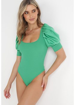 Zielone Prążkowane Body z Bufiastymi Rękawami Teasea ze sklepu Born2be Odzież w kategorii Bluzki damskie - zdjęcie 156103407