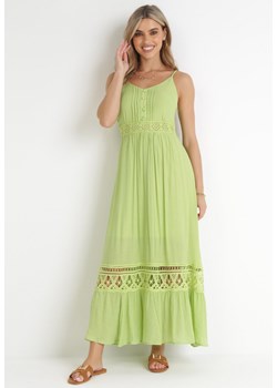Zielona Rozkloszowana Sukienka z Koronką na Ramiączkach Sawita ze sklepu Born2be Odzież w kategorii Sukienki - zdjęcie 156131805