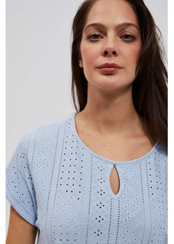 Ażurowa bluzka jasno-błekitna ze sklepu Moodo.pl w kategorii Bluzki damskie - zdjęcie 156166645
