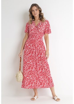 Czerwona Sukienka Maxi z Gumką w Talii i Kopertowym Dekoltem w Kwiaty Alaegha ze sklepu Born2be Odzież w kategorii Sukienki - zdjęcie 156166708
